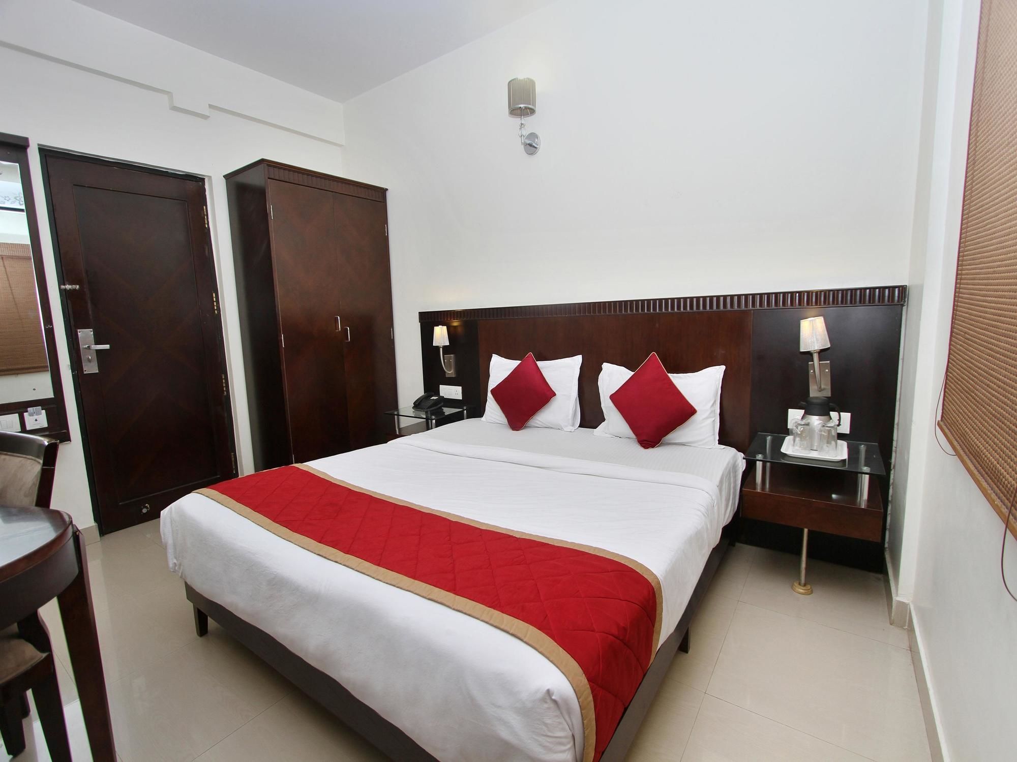 Oyo 435 Hotel Amshi International Bangalore Exterior foto