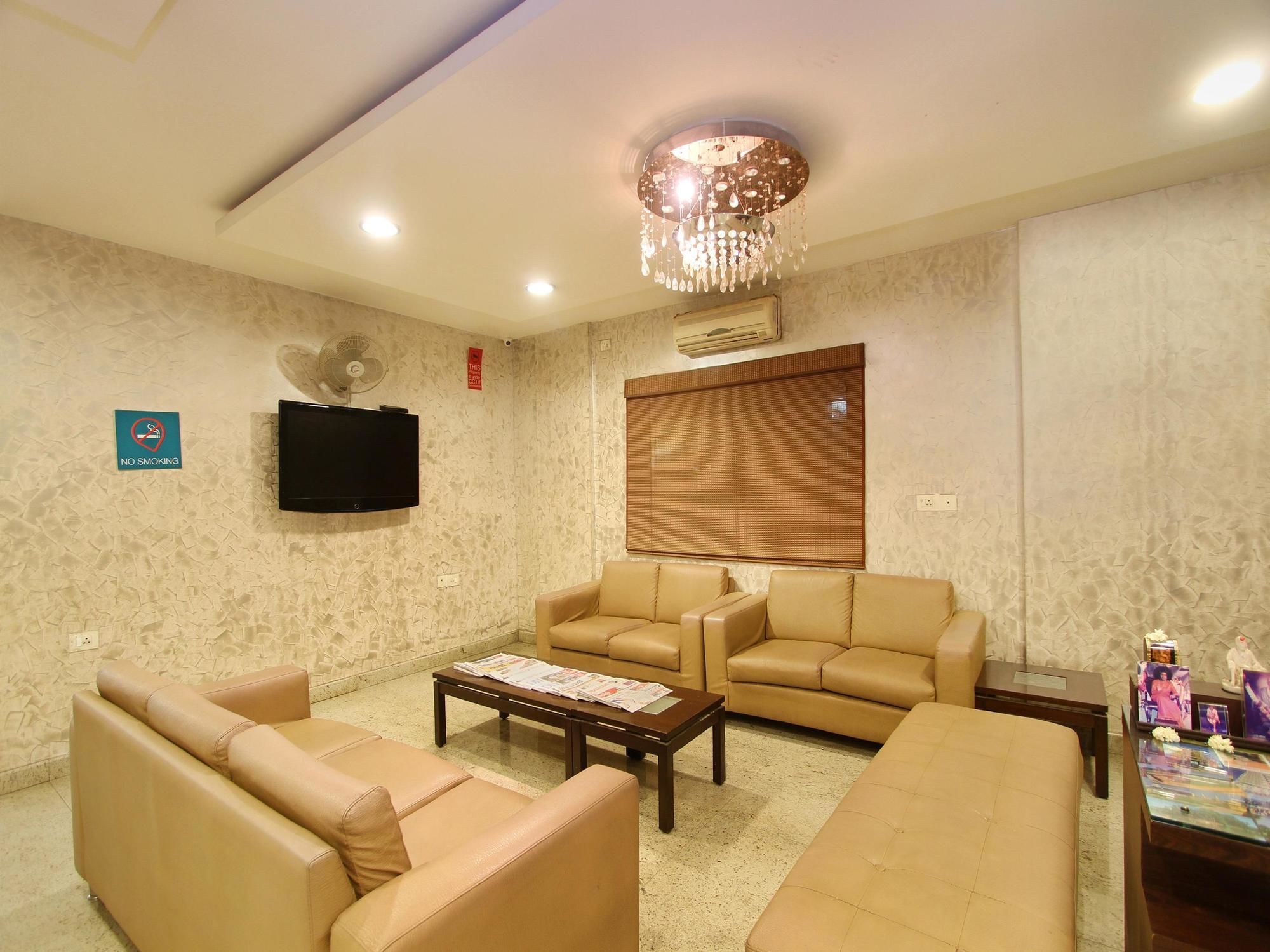 Oyo 435 Hotel Amshi International Bangalore Exterior foto